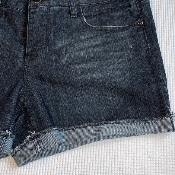 Folded Cuff Raw Edge 5 Pocket Dark Wash Denim Shorts - Picture 8 of 16